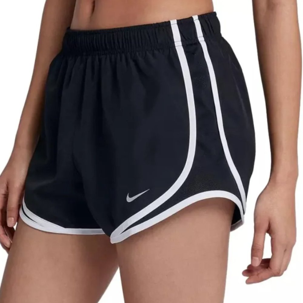 Nike women’s tempo running shorts